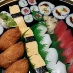 銀のさら - 【伊豆四人前】いなり、太巻き、カッパ巻き、鉄火巻、サーモンレタス太巻、海老マヨ太巻、たまご、イカ、マグロ
