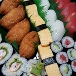 銀のさら - 【伊豆四人前】いなり、カッパ巻き、鉄火巻、たまご、太巻き、サーモンレタス太巻、海老マヨ太巻、イカ、マグロ