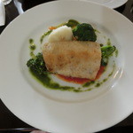 チェラ ウナ ボルタ - 生メカジキの香草パン粉焼き マッシュポテトとトマトソースでございます