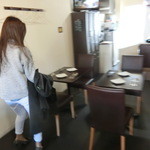 チェラ ウナ ボルタ - 店内はこぢんまりとした感じ