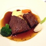 プロヴァンス - 国産牛肉の赤ワイン煮