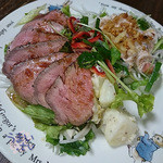 RF1 - 料理写真:「ＲＦ１自慢のローストビーフサラダ」　１００g　６９２円