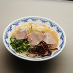 Hakata Ra-Men Shibaraku - 3種類の味噌をブレンド、寒い時には温まる一品です。