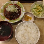 Rojiura - 激辛牛すじ煮込定食　税込￥８００　クーポンがあれば￥７００です。