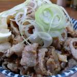 寿製麺 よしかわ - 肉めしは肉がモリモリ。