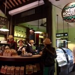 Hoi An Roastery - スタッフ全員がハットをかぶっていました！