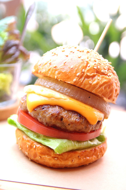 ラナアクア バーガースタジオ （LuanAqua burger studio/【旧店名