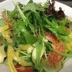 伊酒リア - 色どり野菜のサラダ \780