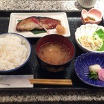 魚久 イートイン あじみせ - ある日のお薦め定食972円