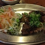 迫力の豚ステーキは200gでっす！