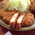 黒豚ロースカツ定食2420円+牡蠣フライ720円