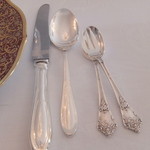 レストラン クレッセント - 閑院宮家の食器（右２点）