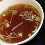 依田食堂 - ノスタルジックな味わいのあっさりスープ