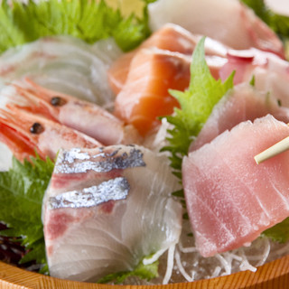 瀬戸内の鮮魚を盛り合せや鯛めしなど豊富なメニューで地物を満喫
