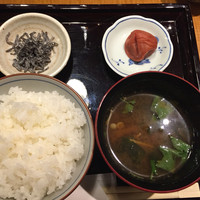 和み酒 仁 - ご飯,赤出汁,梅干し,塩昆布
