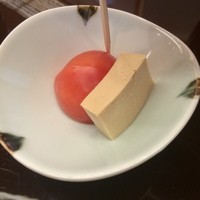 美寿思 - デザートはトマトと甘いごま豆腐？