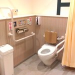 金久右衛門 - 車椅子用トイレ