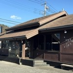 Fukurou - 駐車場からのお店の外観