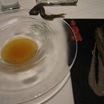 ア・ニュ ルトゥルヴェ・ヴー - ラタトゥイユのコンソメ　稚鮎のフリットと共に＆スモークした鮎のキッシュ　肝のソース（10.8月）