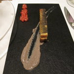 ア・ニュ ルトゥルヴェ・ヴー - スモークした鮎のキッシュ　肝のソース（10.8月）