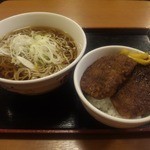 いろり庵きらく - ミニソースカツ丼セットはボリュームありますね～