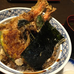 Minamoto - 天麩羅丼   揚げたての天麩羅に、あのタレはなんでしょうか！！おいしすぎます！！リピート決定です。