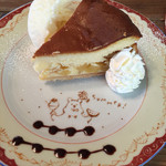 おやつのお店 よつば印 - リンゴのチーズケーキ