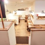 sakura食堂 - ≪'16/01/25撮影≫店内のテーブル席の風景です