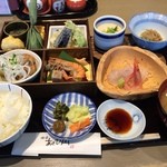 佳肴　あさひ山 - 駅南の名店、あさひ山の松花堂弁当 1,620円。