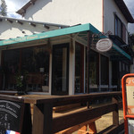 ブーランジェリー アダチ パティスリー - テラス席もあります