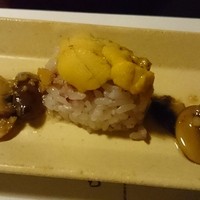 海のビストロ おかむら - △洋風のうに寿司？