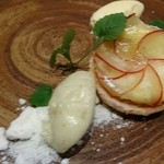 レスト ケイ ヤマウチ - 2016年1月出来立てアップルパイ ビスタチオムース 洋ナシのソルベ