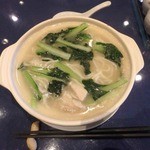 八重洲大飯店 - 7番　爛鶏煨麺「特製鶏の煮込みそば」1200円。