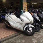 喫茶軽食 きよ水 - バイクどおり到着～♪白いバイクが素敵☆