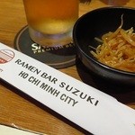 豚骨ラーメン　すず木 - 無料のもやしナムル