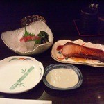 Ichifuku - 白身と赤身のさしむ＆ブリ照り焼き
