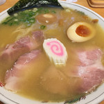 はまんど - 白湯ラーメン 680円    熟地醤油卵 130円
                                