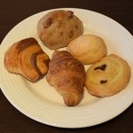 トラットリア ヒューメ - パンの一例