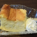 トラットリア ヒューメ - 白味噌のレモン風味のケーキ