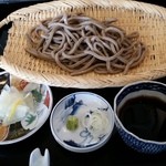 ふくふく庵 - 天然海老と旬彩と山菜の天ざる（太麺）１６００円