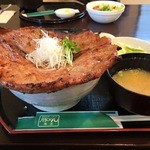 陣正 - 当店自慢の「The豚丼（ザブトン）」です。