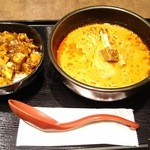 炎麻堂 - ランチ：担々麺（麺の量半分）とミニ麻婆丼セット