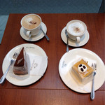カフェ・ド・クリエ - 限定品の生チコレートケーキとほうじ茶と黒蜜きなこムースケーキとカプチーノ