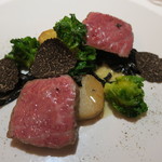 レフェルヴェソンス - 28年1月　囲炉裏、静かな夜～赤牛のモモ肉を薪で炙り、シャンピニオンのエキス、トランペット茸、里芋、プチヴェール、黒トリュフ