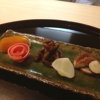 竹久 - イイダコ。
                ユリ根のシロップ煮。
                イサザン。
                蕪の薔薇