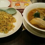 Bamiyan - バーミヤンラーメン＋チャーハンセット1076円（税込）　味・CPとも最悪の一品。