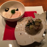 ラ・ボンバンス - ごま豆腐と鯛のつくり(子持昆布巻)