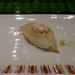 幸寿し - カワハギ、上には肝