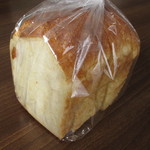 ヤミー ベーカリー - ヤミーブレッド　１斤　￥200-