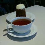 MARGARET HOWELL SHOP&CAFE - キャロットケーキと紅茶